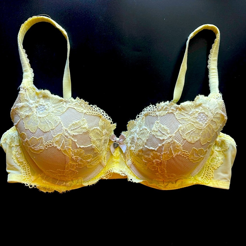 Victoria’s Secret laced bra
